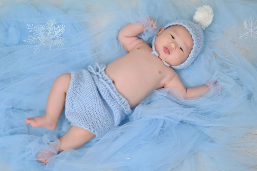 阳春宝宝吐奶黄色 阳春宝宝吐奶黄色